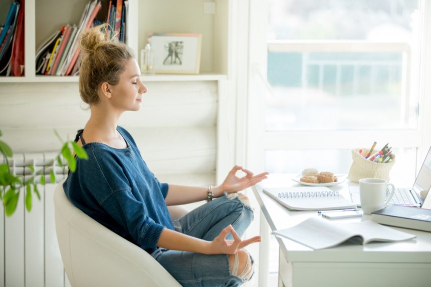 Comment bien pratiquer la méditation à la maison ?